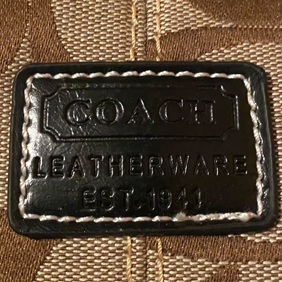 *A Canvas Coach styled bag. - Picture 3 of 11